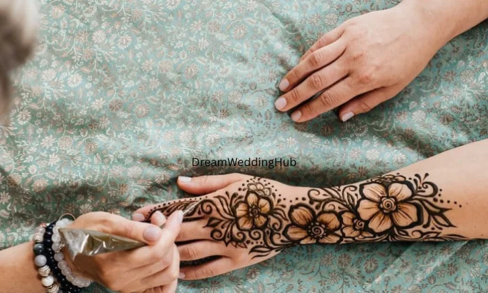 Aqsa mehandi classes